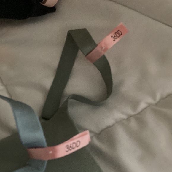 New Bras (2) 36DD - Picture 2 of 3